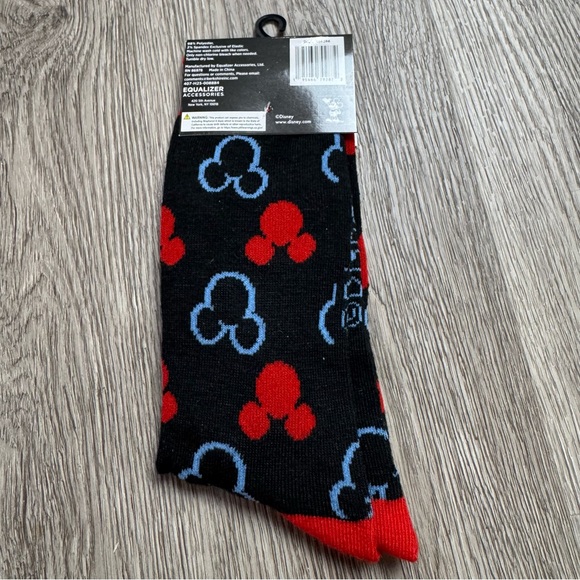 Disney Mickey Mouse Crew Socks Size 9-13 NWT - Picture 3 of 3